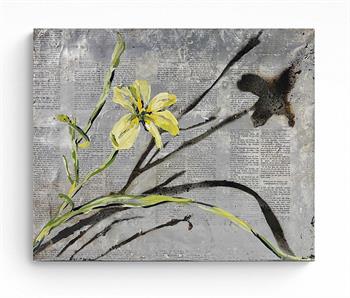 painting of a yellow lily on a recycled beehive lid